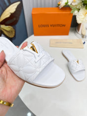 LV 26S MARE FLAT MULES IN WHITE CALFSKIN