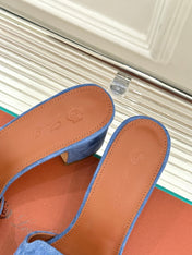 HIGH HEELS IN BLUE SUEDE AND LAMBSKIN