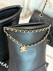 CC SHORT BOOTS IN BLACK CALFSKIN