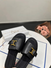 CHLOÉ HLOE MARCIE SLIDE IN BLACK CALFSKIN WITH GOLD HARDWARE