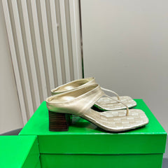 MARELLA THONG IN LIGHT GOLD LEATHER WITH SIGNATURE INTRECCIATO INSOLE 55 MM