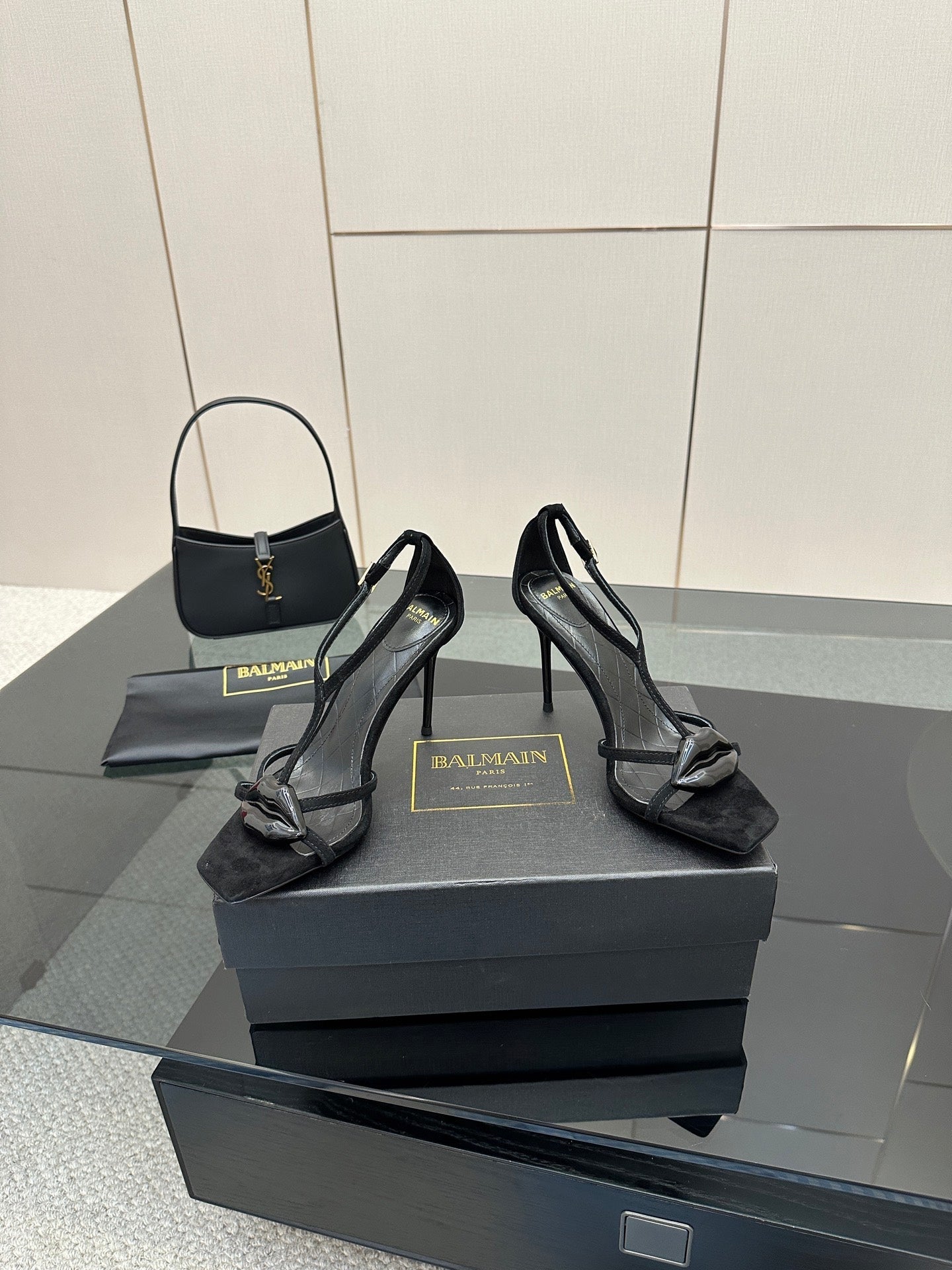 BALMAIN 25S LIPS SANDALS 10 IN BLACK SUEDE