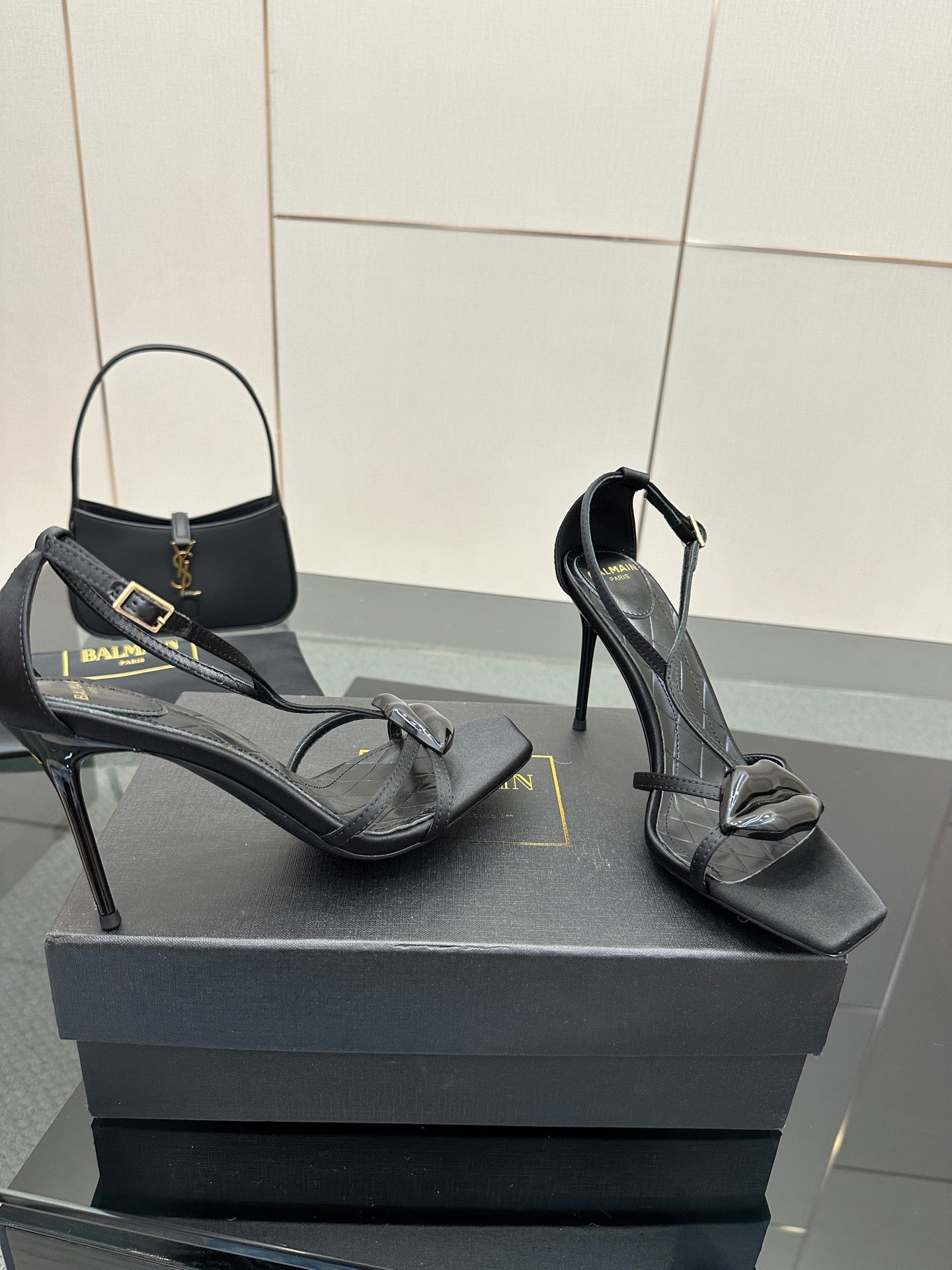 BALMAIN 25S LIPS SANDALS 10 IN BLACK SATIN