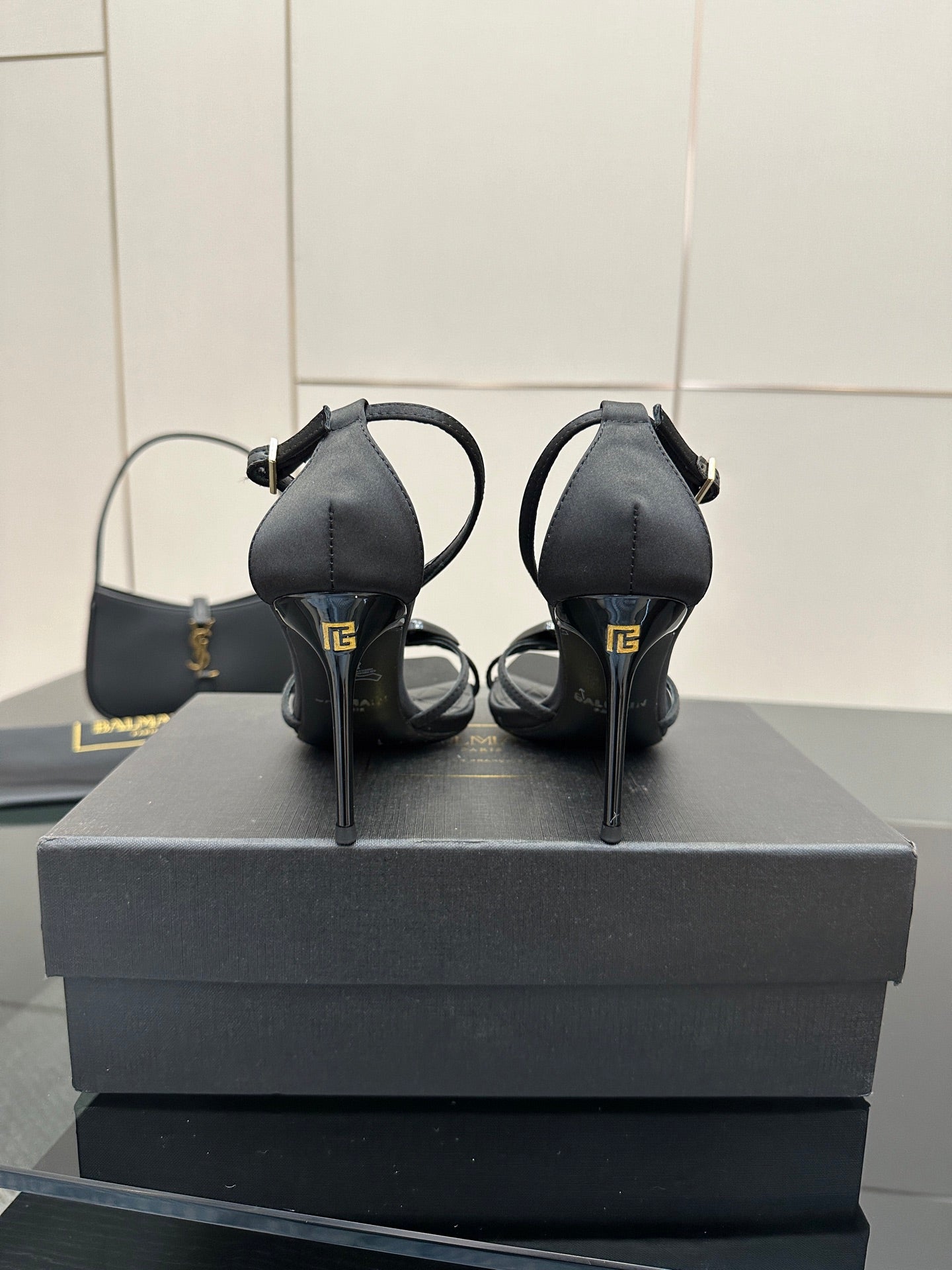 BALMAIN 25S LIPS SANDALS 10 IN BLACK SATIN