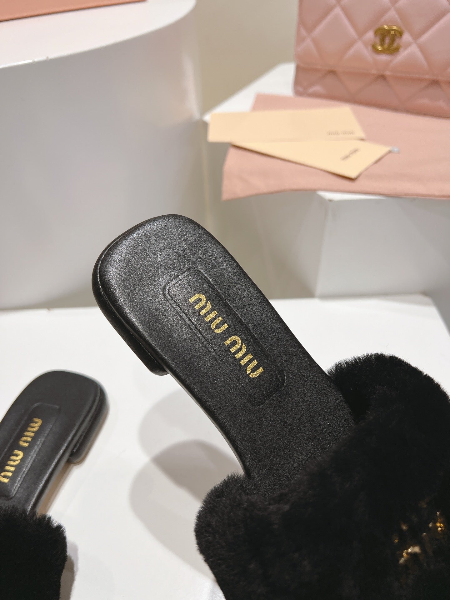 MIUMIU 26S SQUARE-TOE SANDALS IN BLACK SHEARLING AND LEATHER
