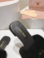 MIUMIU 26S SQUARE-TOE SANDALS IN BLACK SHEARLING AND LEATHER