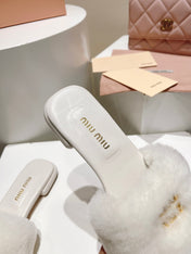 MIUMIU 26S SQUARE-TOE SANDALS IN CREAM WHITE SHEARLING AND LEATHER