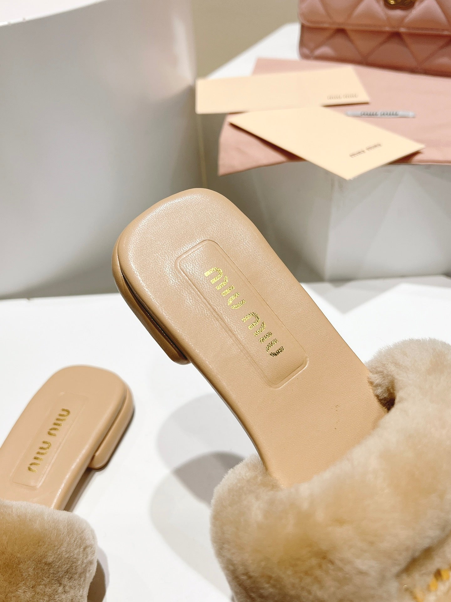 MIUMIU 26S SQUARE-TOE SANDALS IN BEIGE SHEARLING AND LEATHER