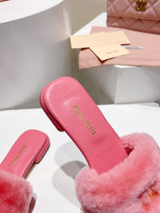 MIUMIU 26S SQUARE-TOE SANDALS IN PINK SHEARLING AND LEATHER