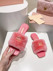 MIUMIU 26S SQUARE-TOE SANDALS IN PINK SHEARLING AND LEATHER