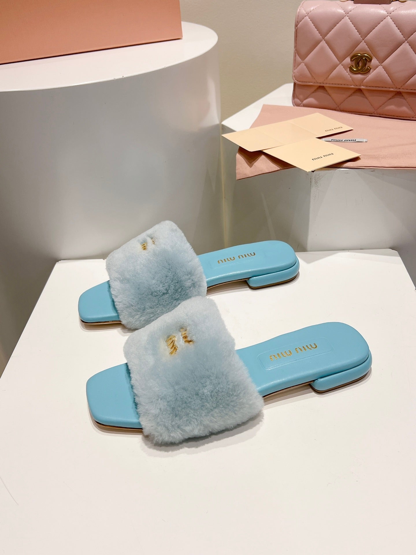 MIUMIU 26S SQUARE-TOE SANDALS IN SKY BLUE SHEARLING AND LEATHER