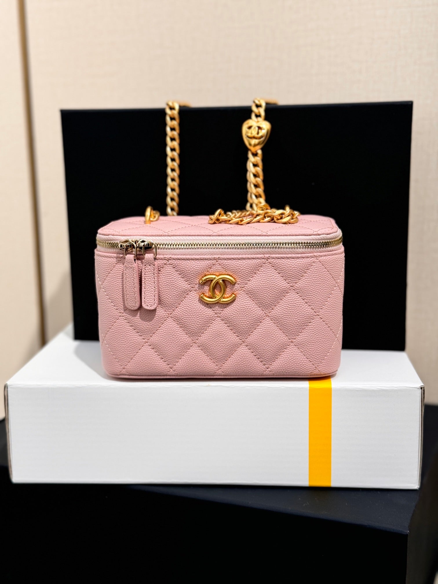 CHANEL 25S MINI VANITY BAG 16 CM IN LIGHT PINK LAMBSKIN WITH GOLD HARDWARE