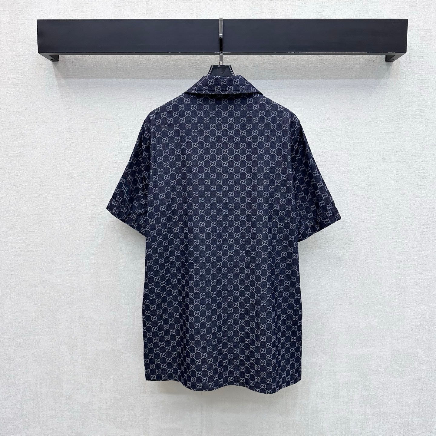 GUCCI 26S SHORT-SLEEVE MONOGRAM SHIRT 394