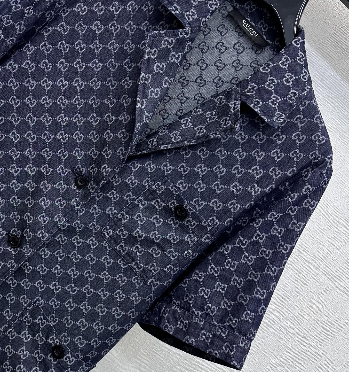 GUCCI 26S SHORT-SLEEVE MONOGRAM SHIRT 394