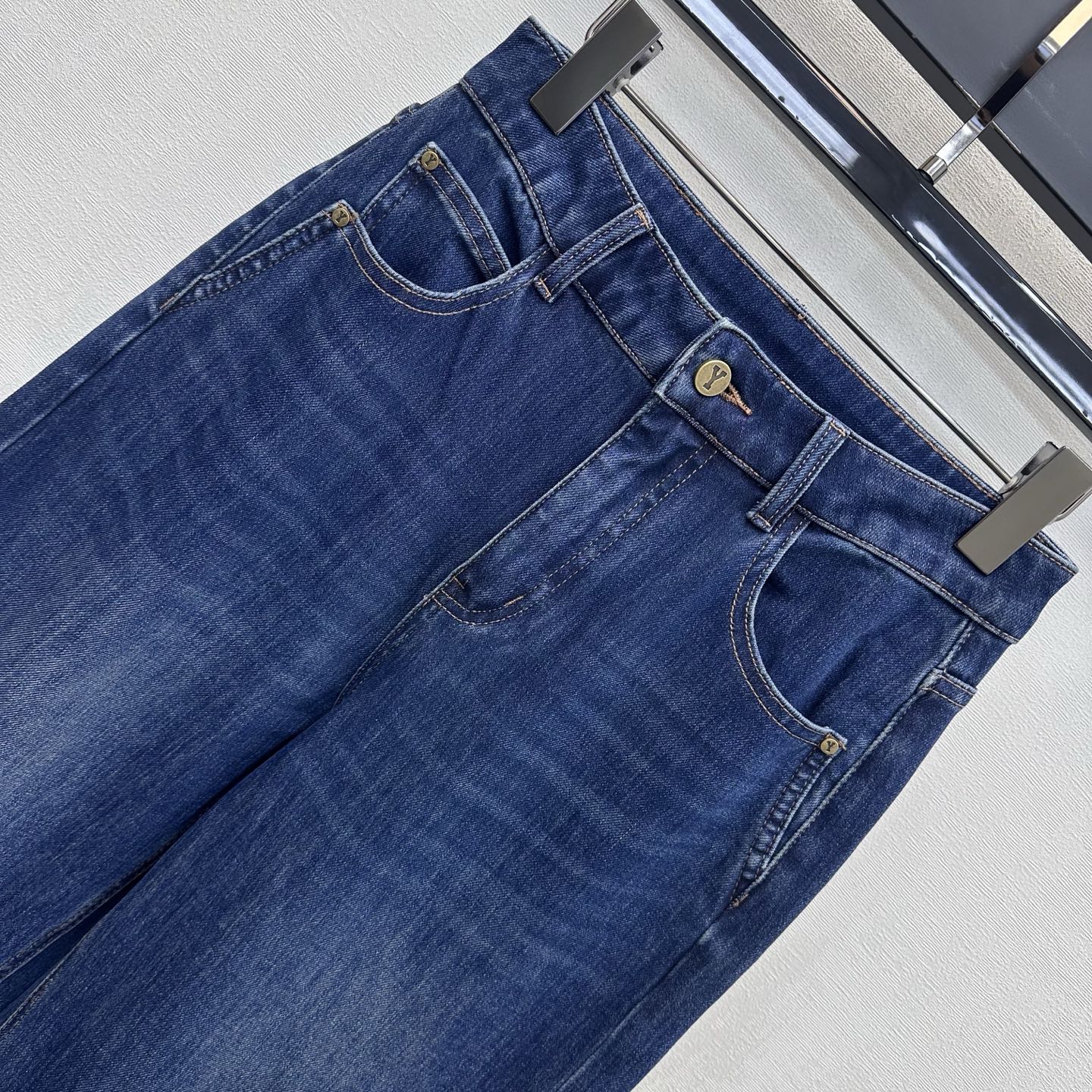 YSL 26S STRAIGHT-LEG JEANS 446