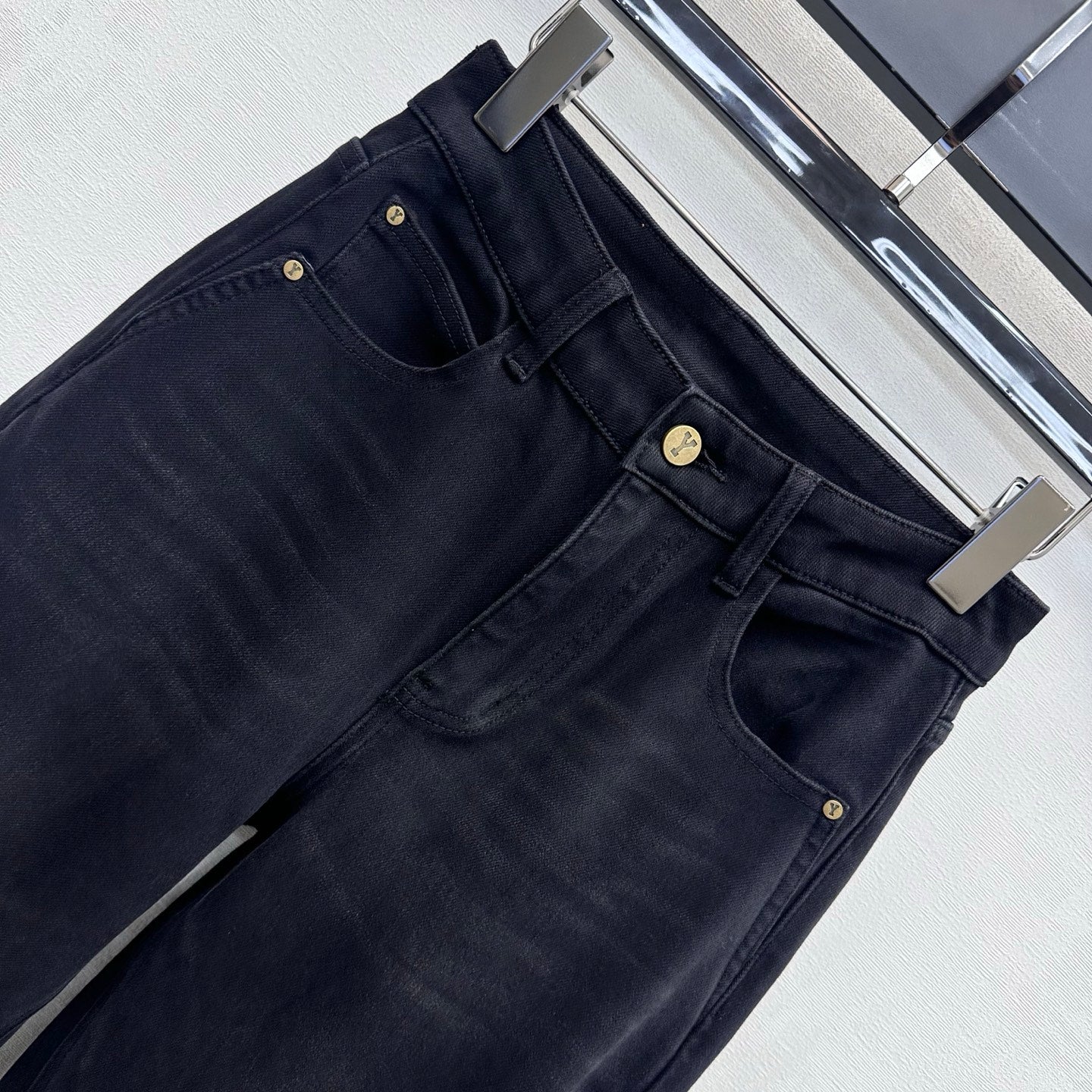 YSL 26S STRAIGHT-LEG JEANS 447
