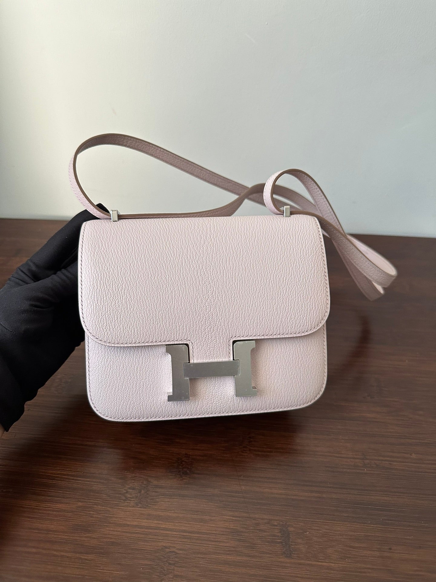 CONSTANCE 18 LIGHT PINK CHEVRE SILVER HARDWARE