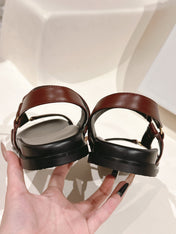 MAUD SANDAL WITH TRIOMPHE IN RUST BROWN CALFSKIN