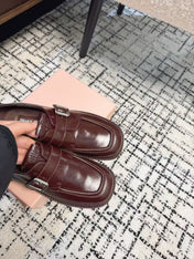 SQUARE TOE OXFORD IN SANGRIA RED SHINY CALFSKIN