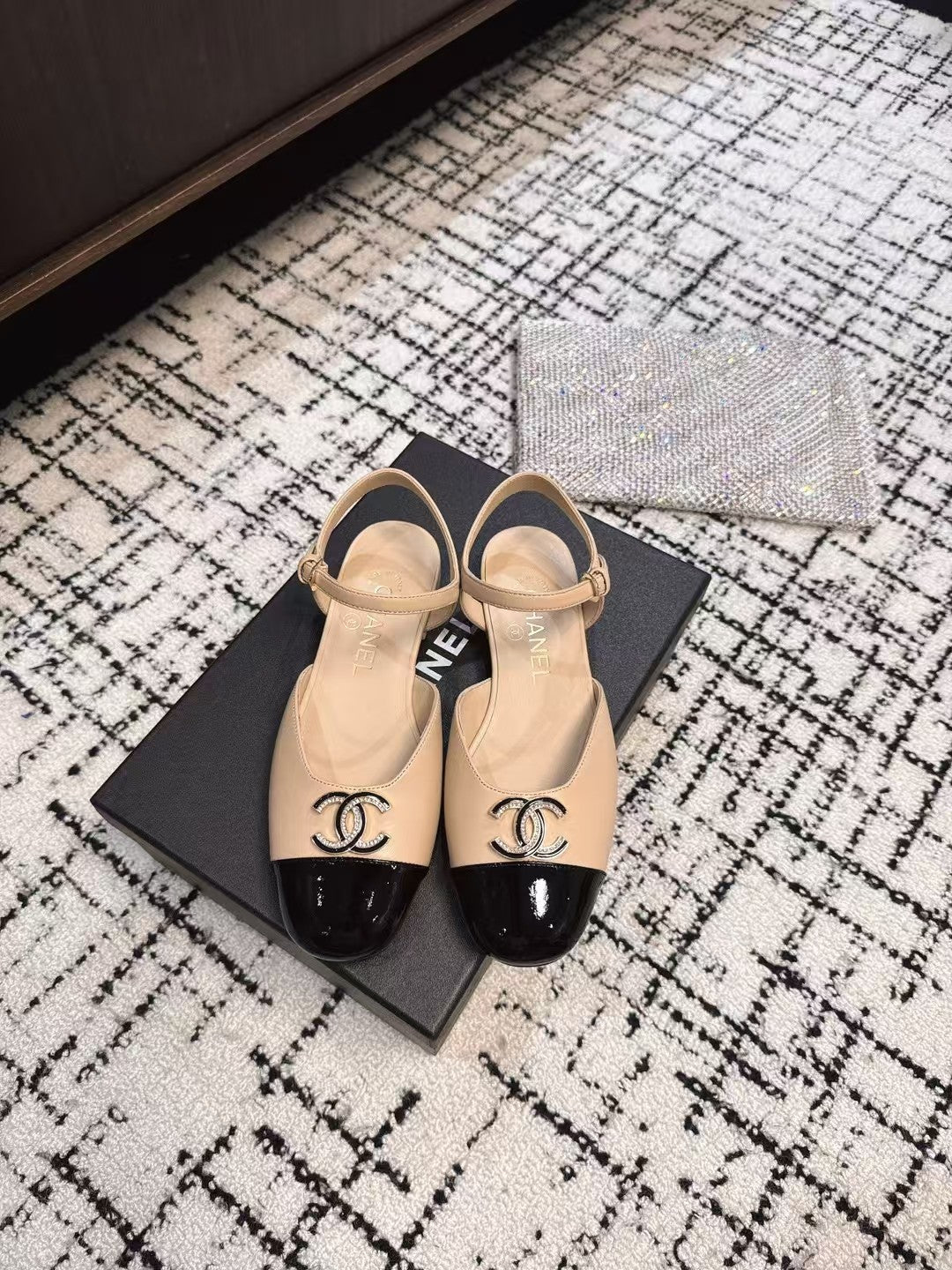 FLAT SLINGBACKS IN MACAROON BEIGE MIX BLACK CALFSKIN