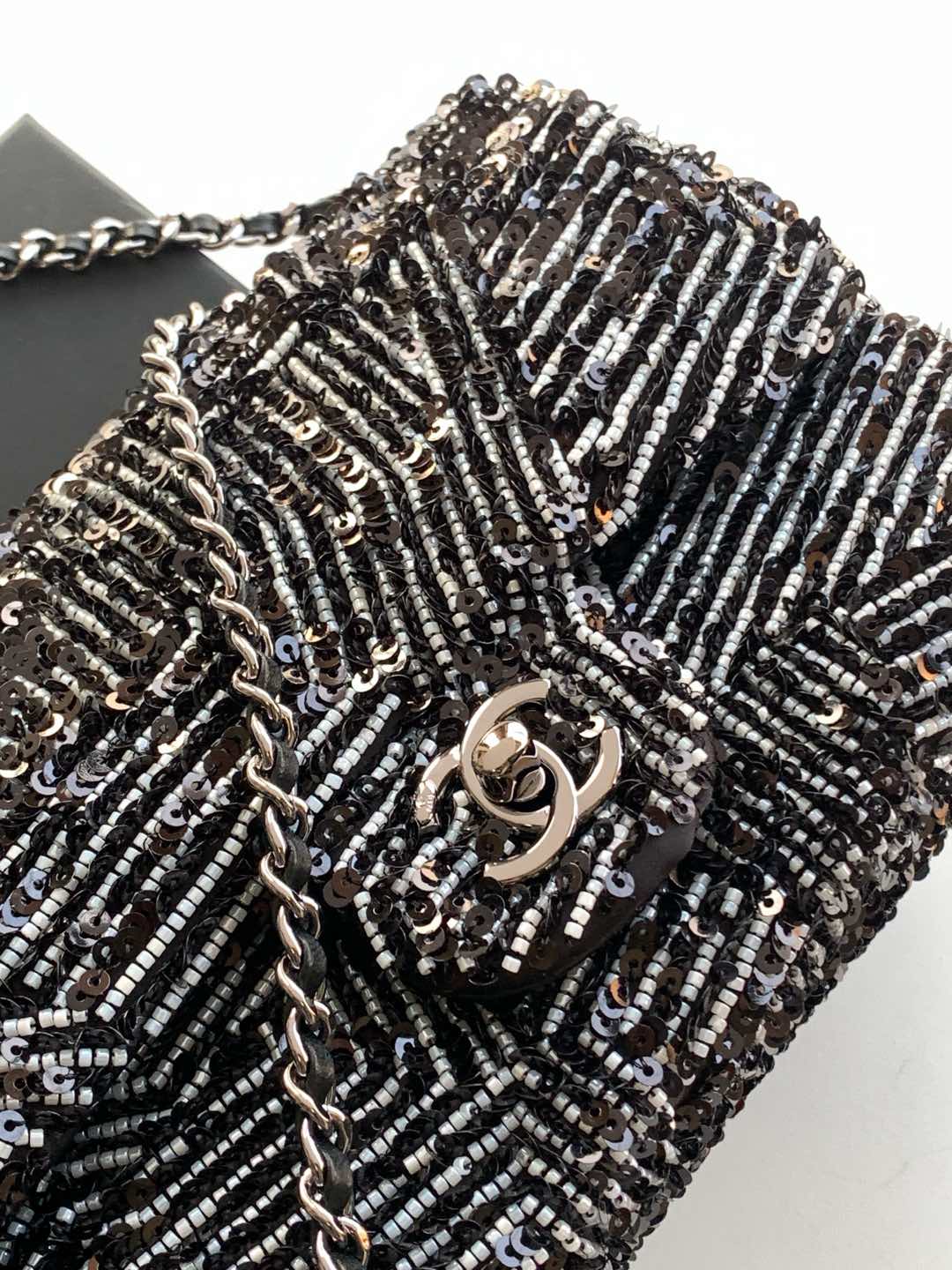 CHANEL 26S CLASSIC FLAP BAG 20 IN BLACK MIX WHITE SEQUINS STYLE 6