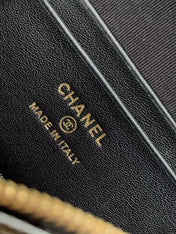 VANITY CASE 19 IN BLACK GRAINED CALFSKIN GOLD HARDWARE