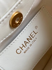 CHANEL 26S HAND BAG 24 IN IVORY WHITE LAMBSKIN GOLD HARDWARE