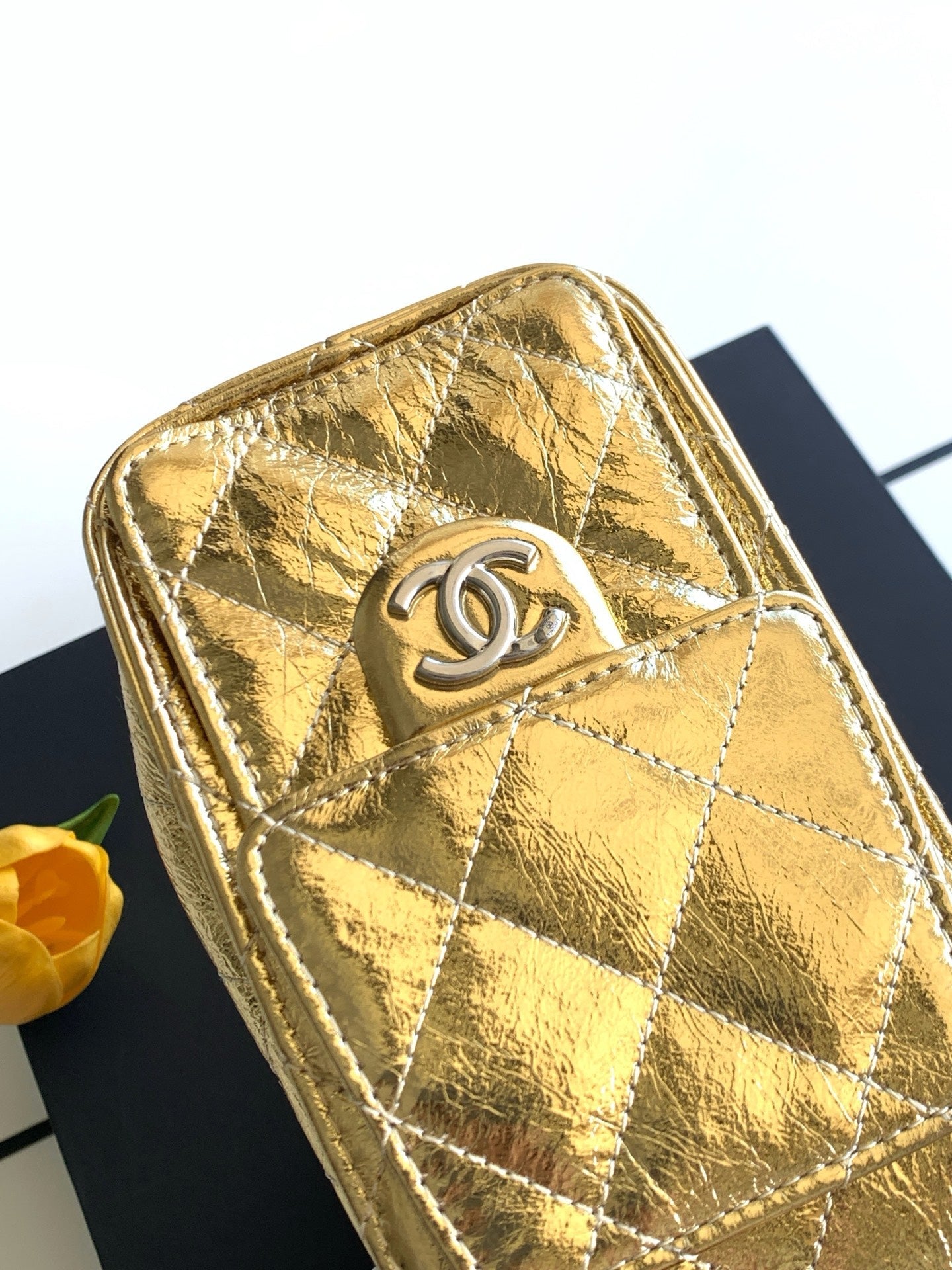 CHANEL 26S HOBO BAG 22 IN GOLD METALLIC CRINKLED CALFSKIN SILVER HARDWARE