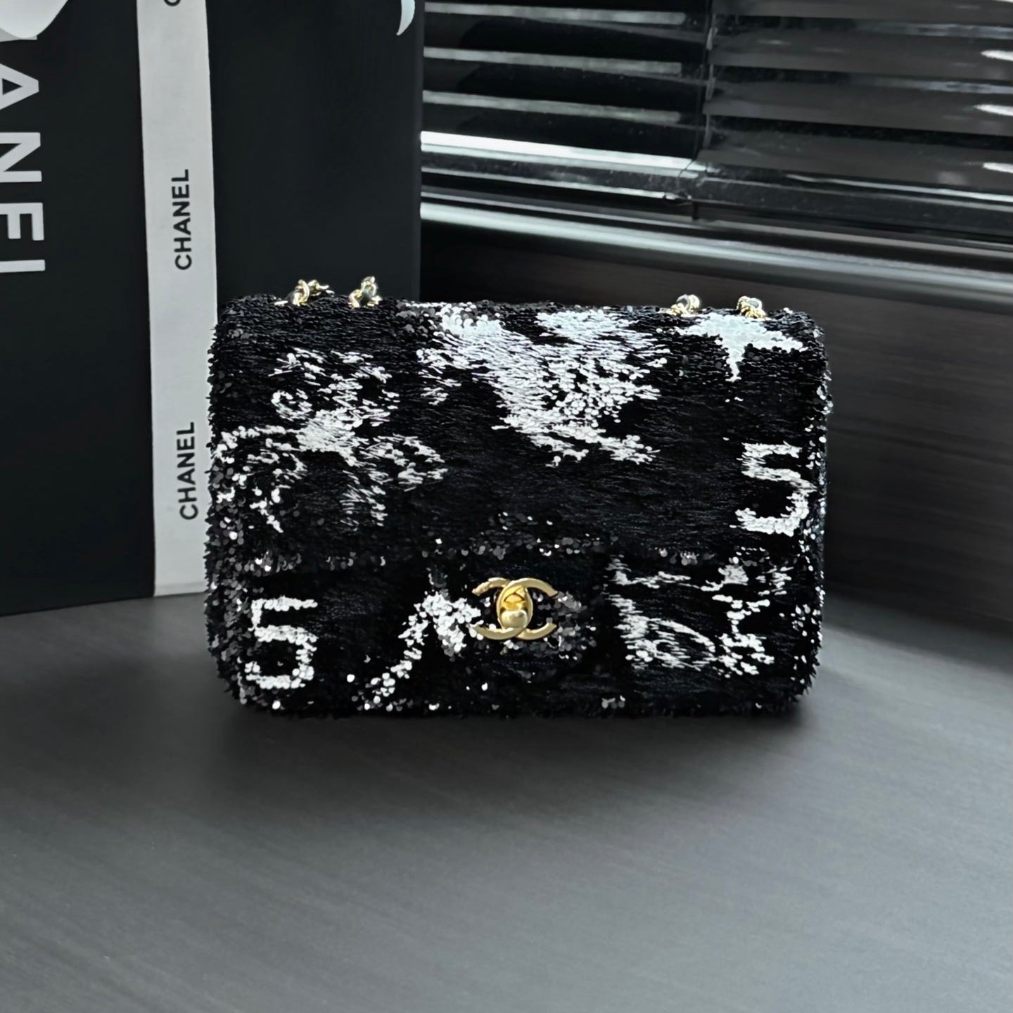 CHANEL 26S CLASSIC FLAP BAG 21 IN BLACK MIX WHITE SEQUINS