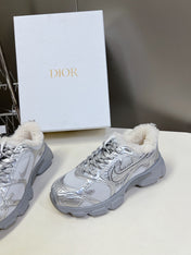 DIOR CHRONO SNEAKER 25S IN SILVER LAMBSKIN AND MESH FABRIC STYLE 1