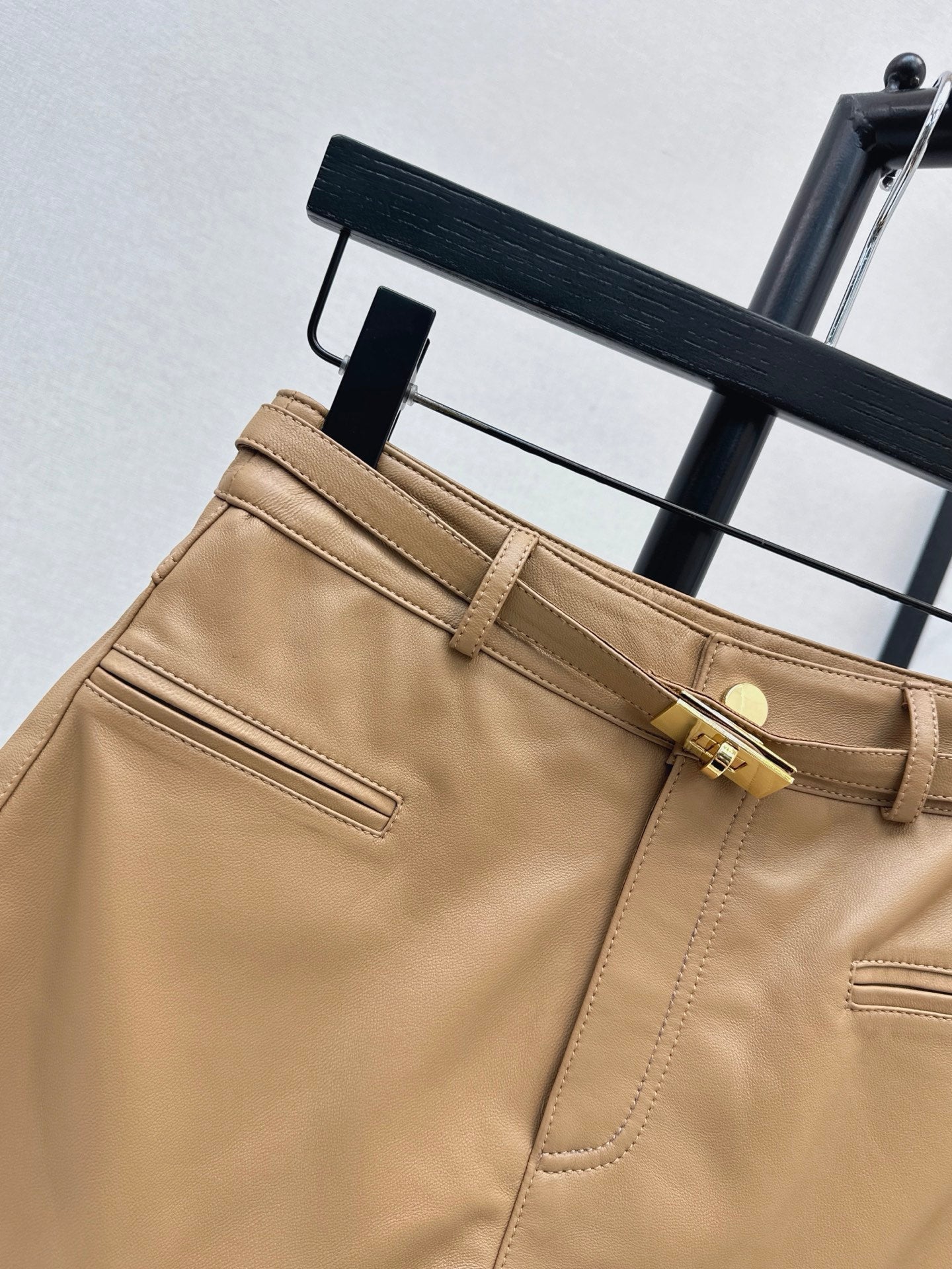 HERMES 26S LEATHER SHORTS 791