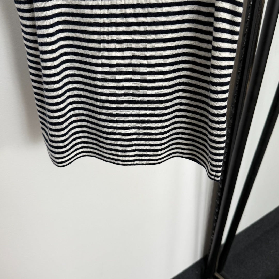 MIUMIU SLEEVELESS KNIT TOP STYLE 361