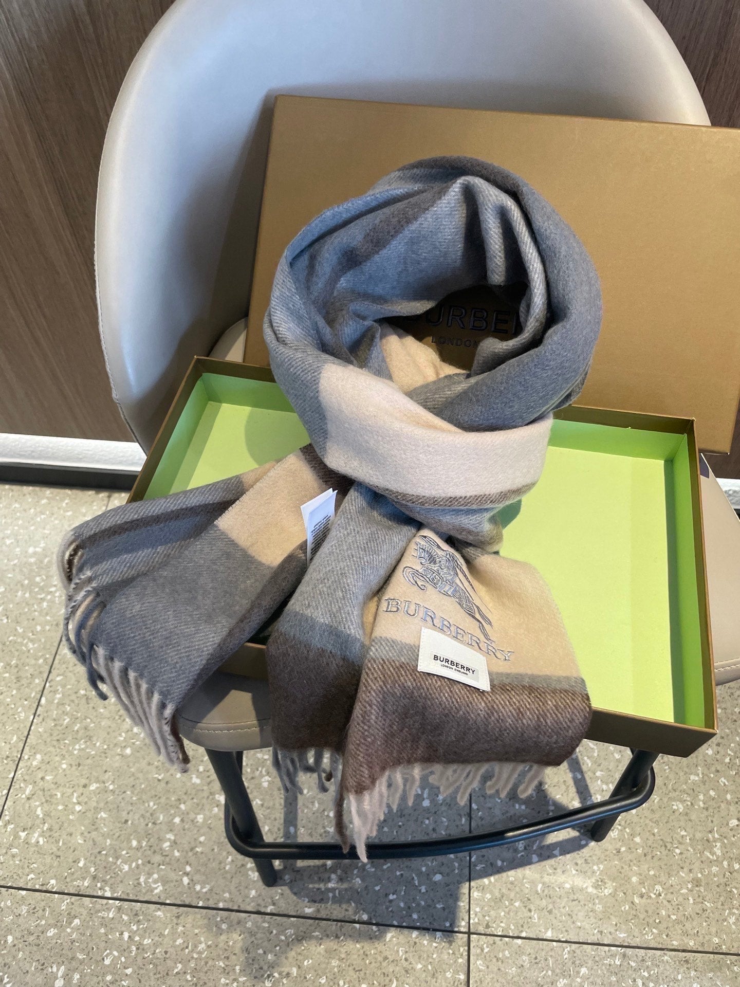 BURBERRY 26S SCARF 180CM IN CASHMERE 160447