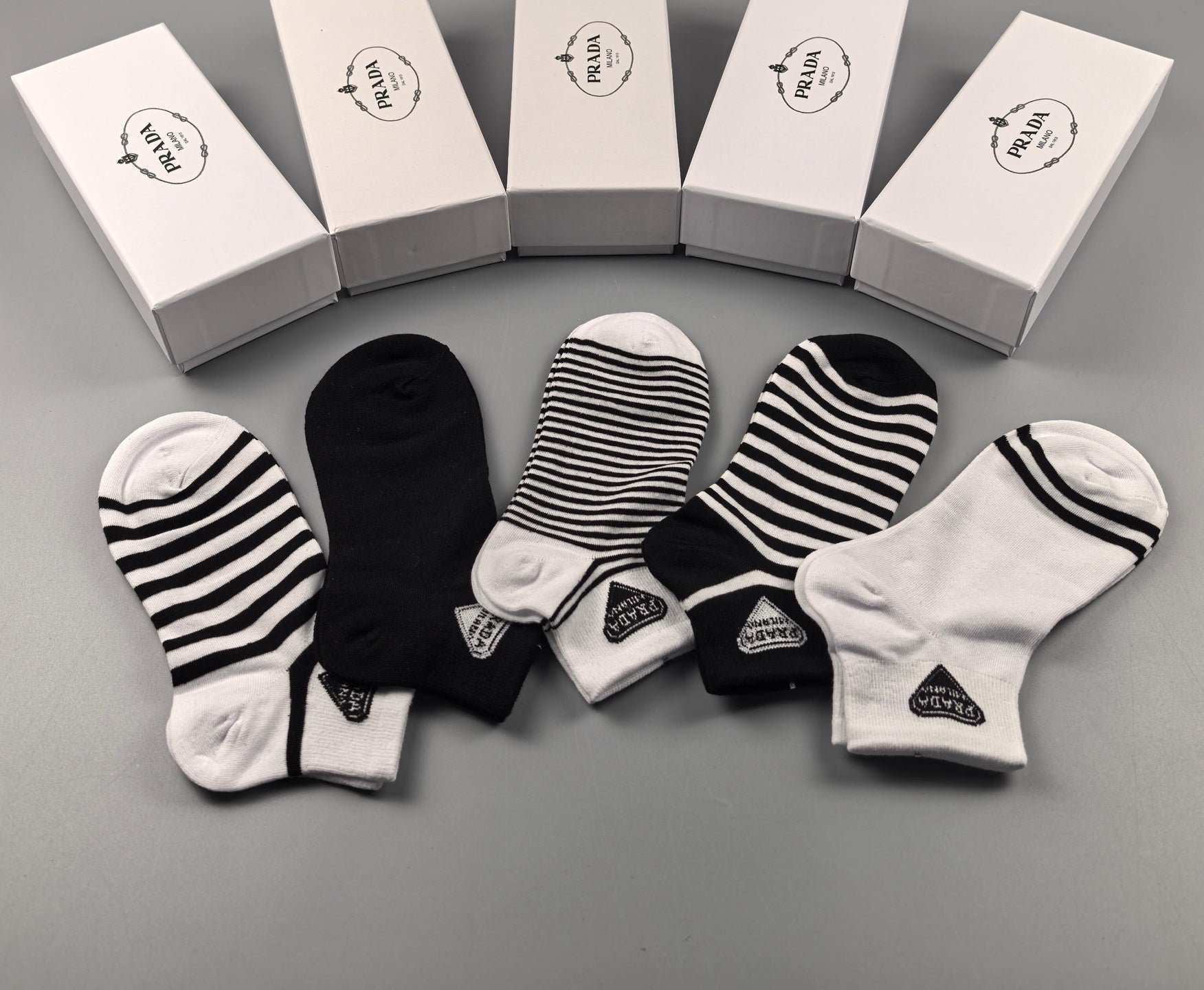 PRADA 26S ANKLE SOCKS 564712 (1 BOX)