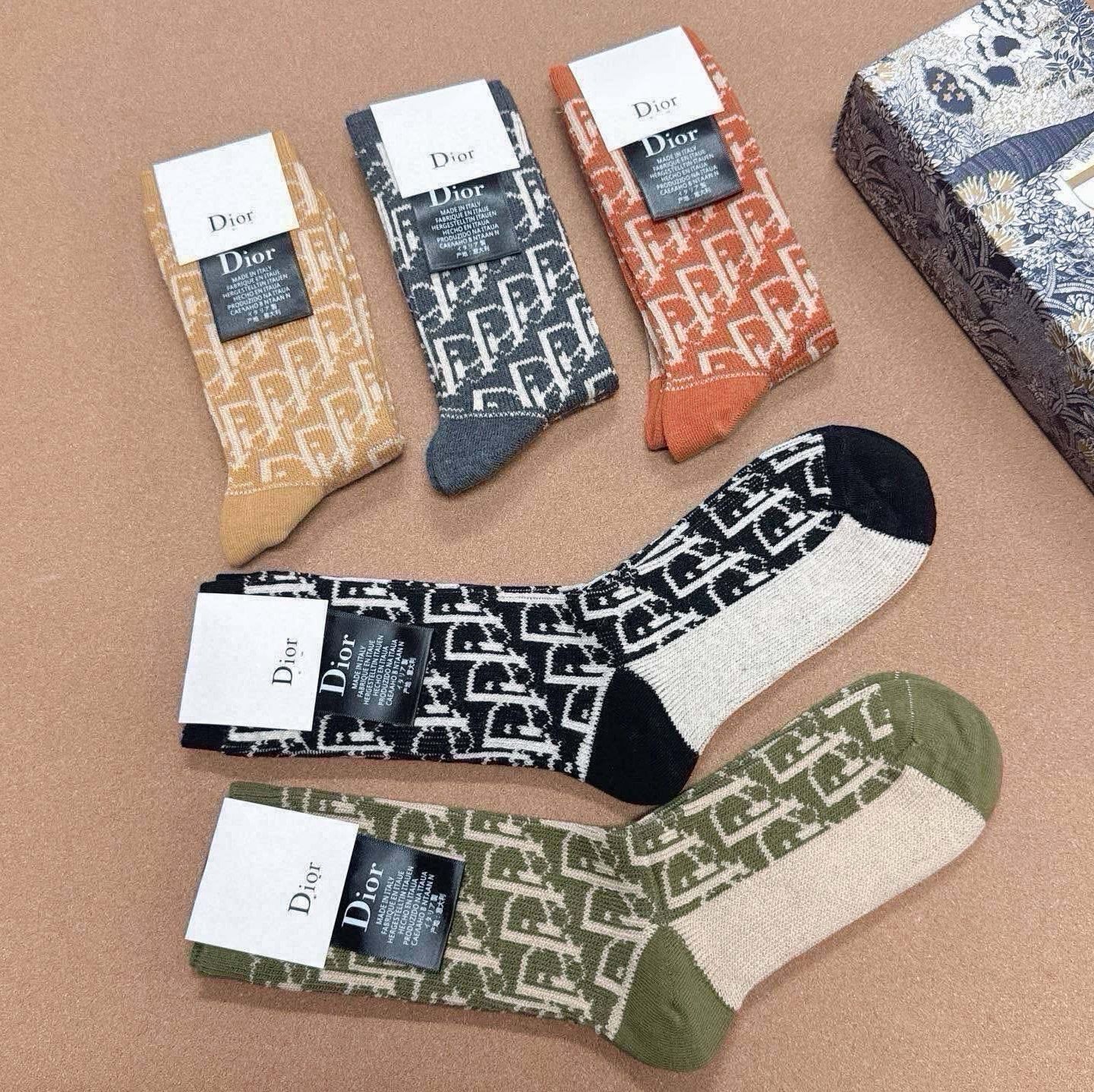 DIOR 26S CREW SOCKS 412447 (1 BOX)