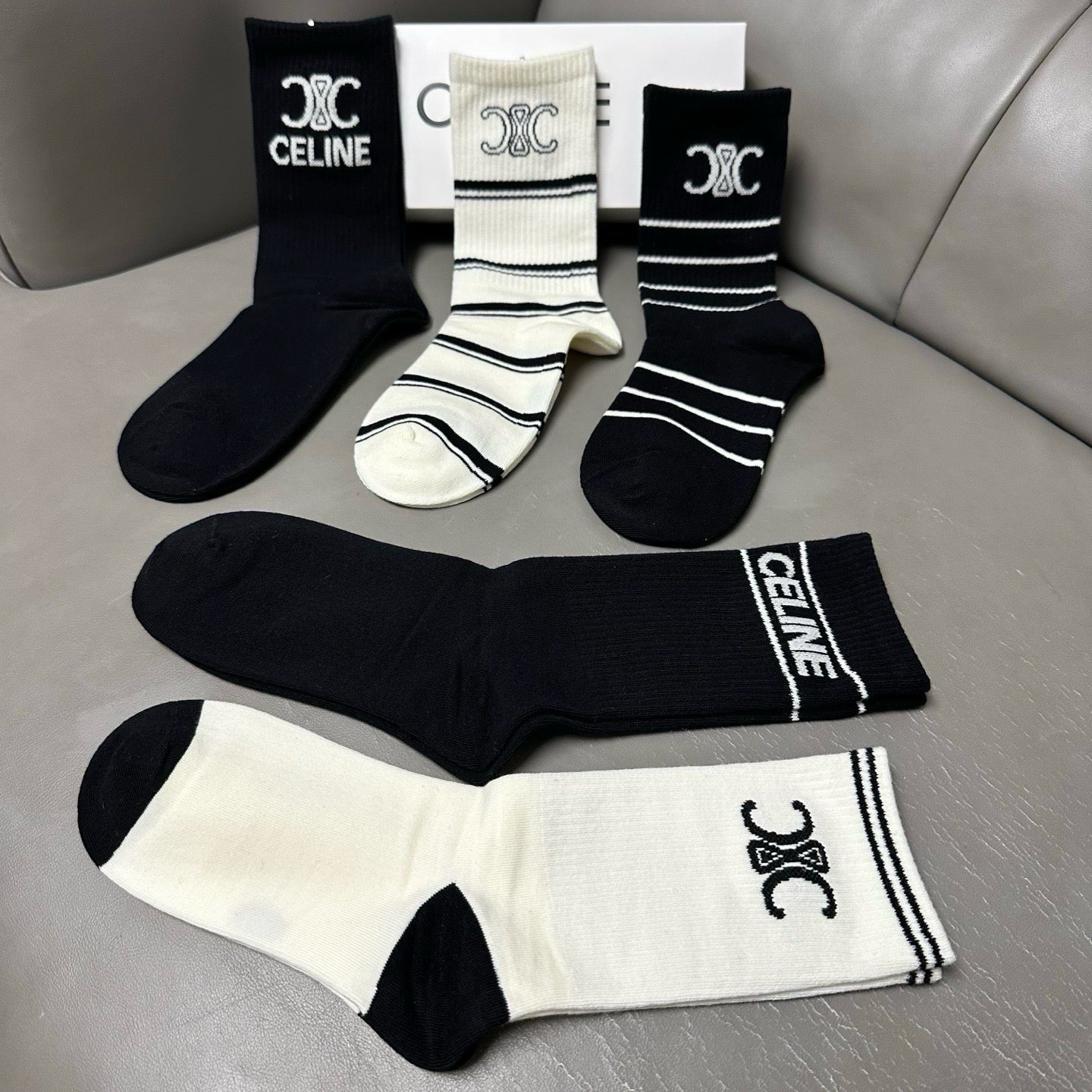 CELINE 26S CREW SOCKS 412449 (1 BOX)
