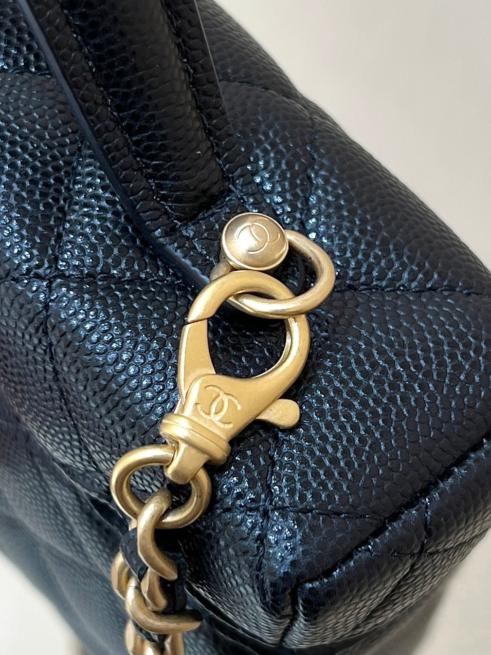 CHANEL 25S VANITY CASE 19 IN BLACK CALFSKIN GOLD HARDWARE