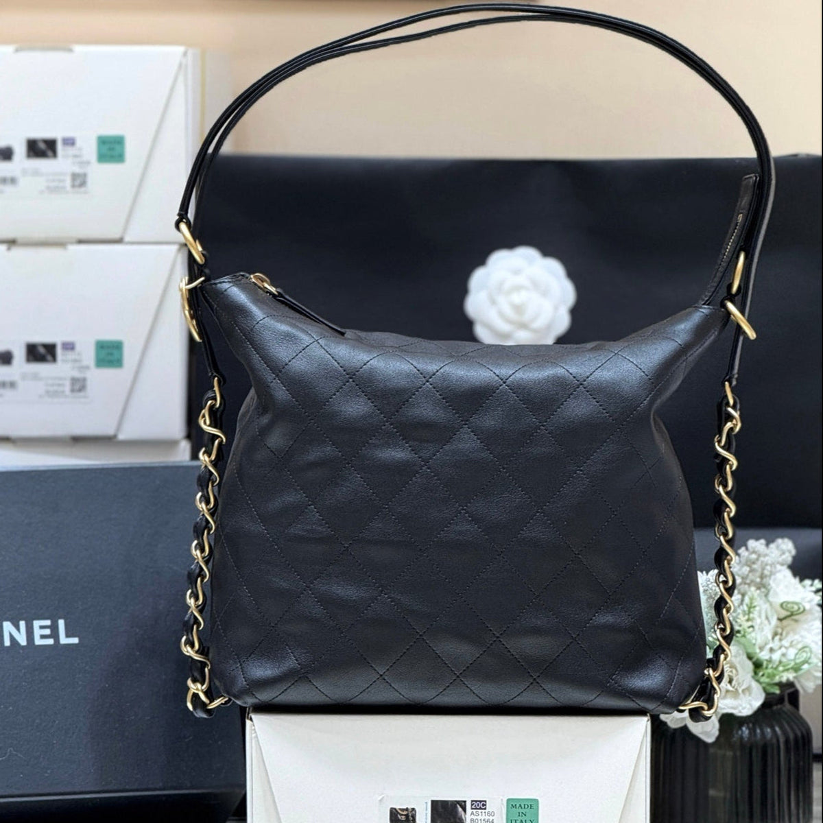 CHANEL 25S LARGE MAXIUM OLD HOBO BAG 34 IN BLACK CALFSKIN