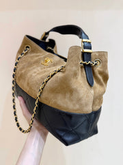 CHANEL 25S LARGE HOBO BAG 36 IN SUEDE COMBINED WITH LAMBSKIN GOLD HARDWARE