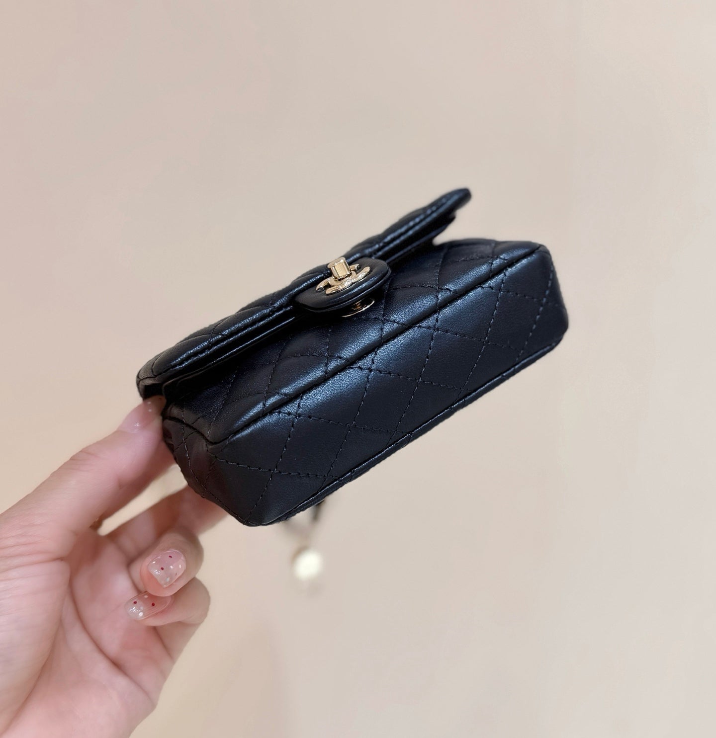 25S CHANEL MINI CF BAG 12 IN BLACK LAMBSKIN HEART MODEL