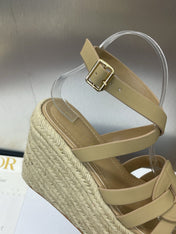 D-CLUB 25S HIGH HEEL WEDGE 100MM IN GOLDEN BEIGE CALFSKIN RAFFIA SOLE