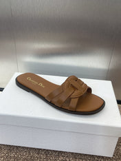 D-CLUB SLIDE SANDAL 25S IN BROWN CALFSKIN