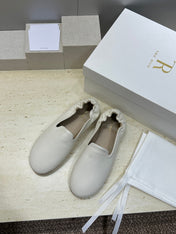 THE ROW 26S BALLET FLATS IN IVORY WHITE CALFSKIN