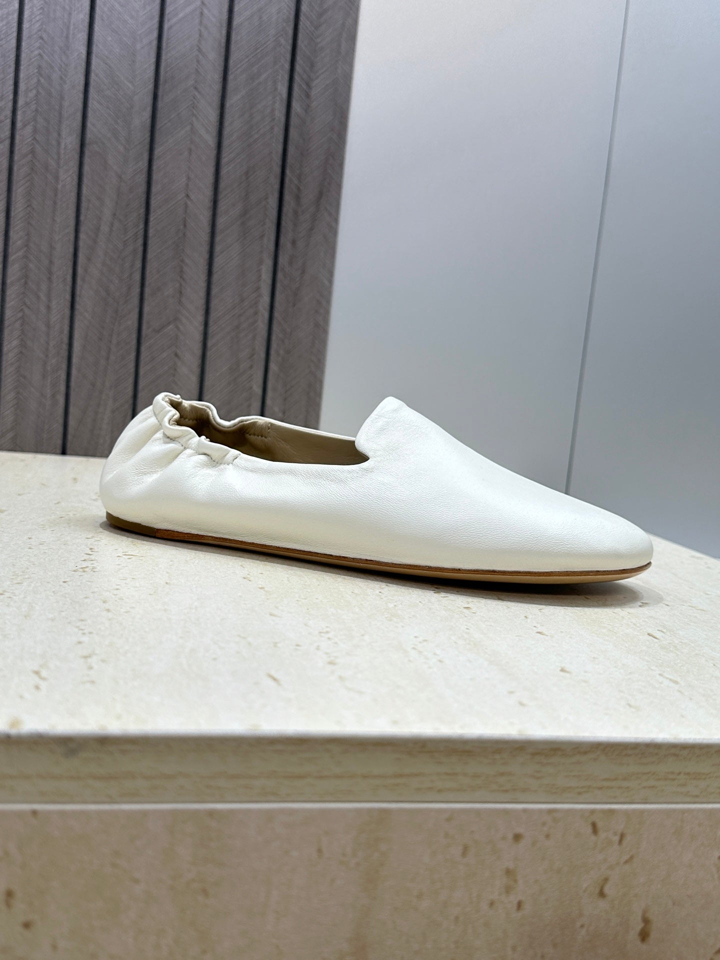 THE ROW 26S BALLET FLATS IN IVORY WHITE CALFSKIN