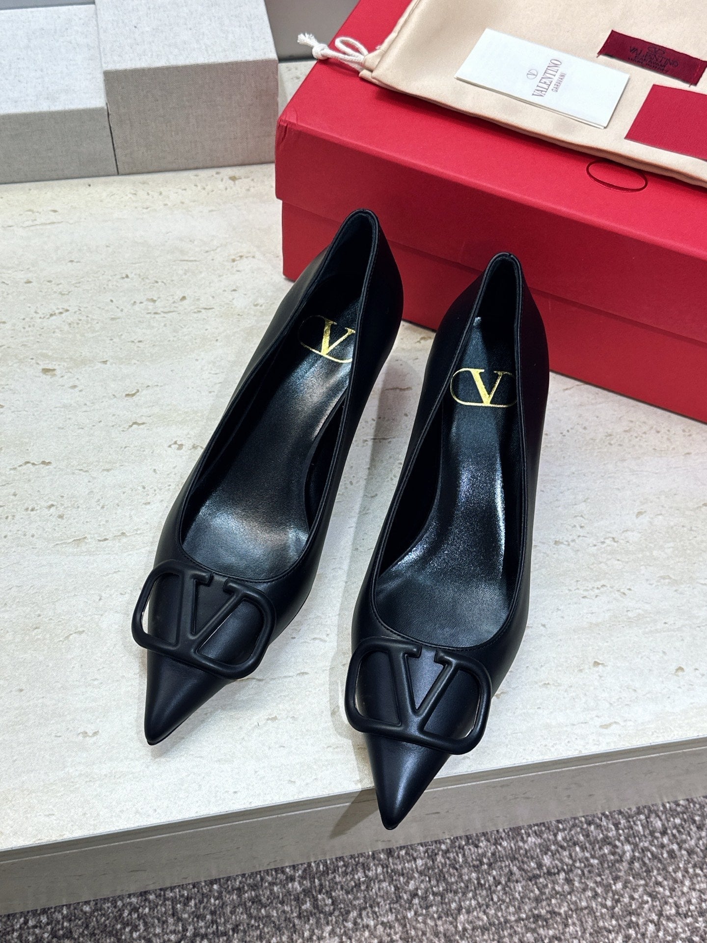 VALENTINO 26S HIGH HEELS 40 MM IN BLACK CALFSKIN