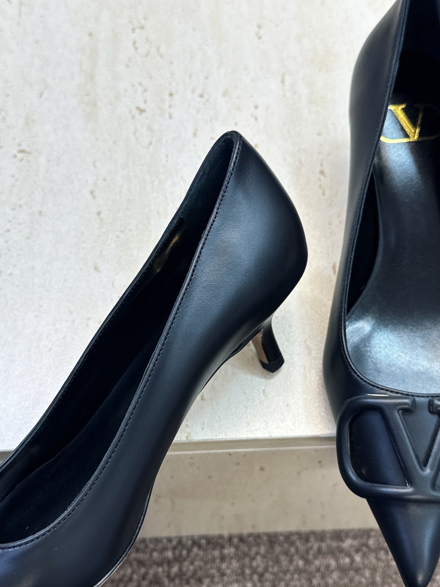 VALENTINO 26S HIGH HEELS 40 MM IN BLACK CALFSKIN