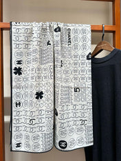 SQUARE SCARF 140 CM IN WHITE MONOGRAM SILK 403998