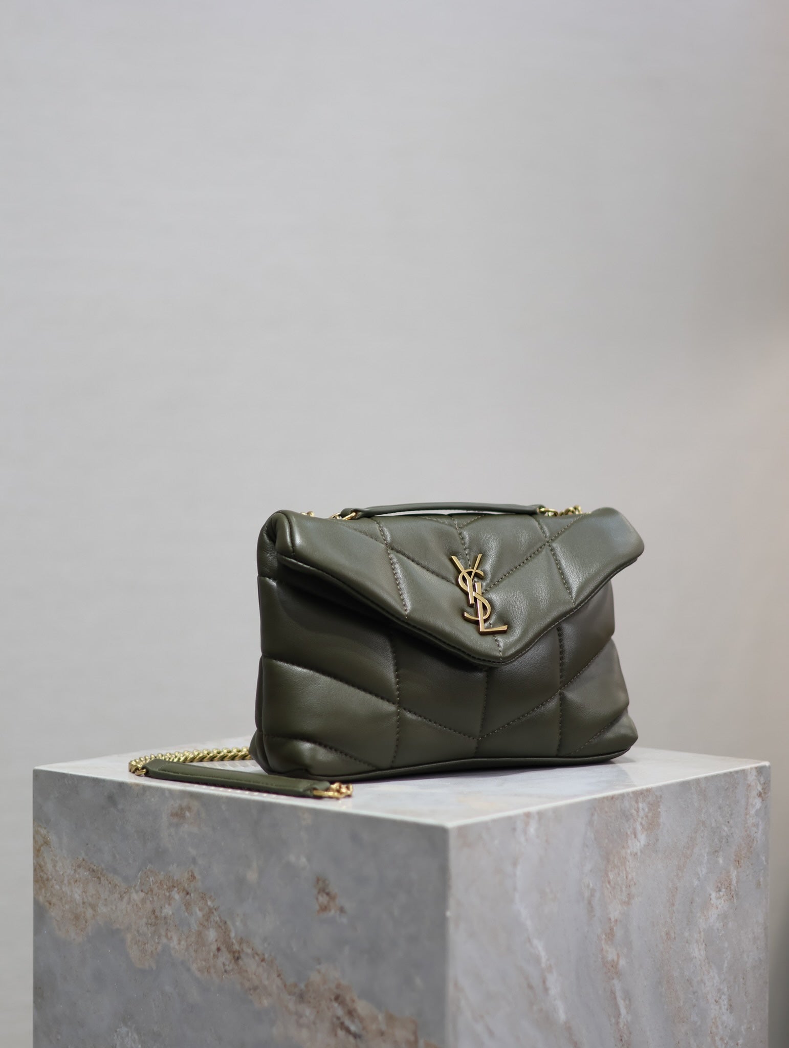 YSL 25S LOULOU PUFFER MINI 23 IN DARK OLIVE CALFSKIN GOLD HARDWARE