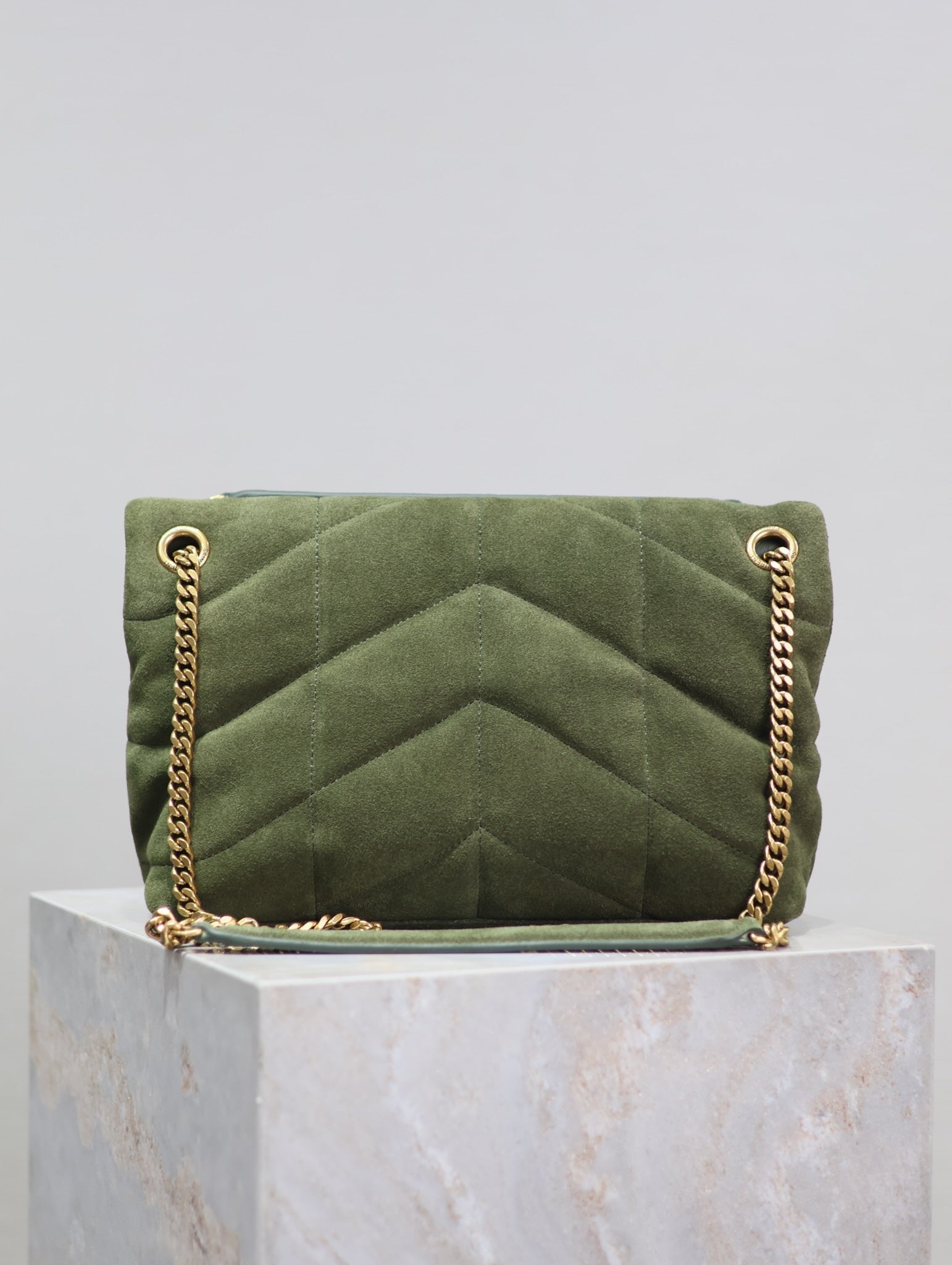 YSL 25S LOULOU PUFFER MM 29 IN GREEN SUEDE GOLD HARDWARE