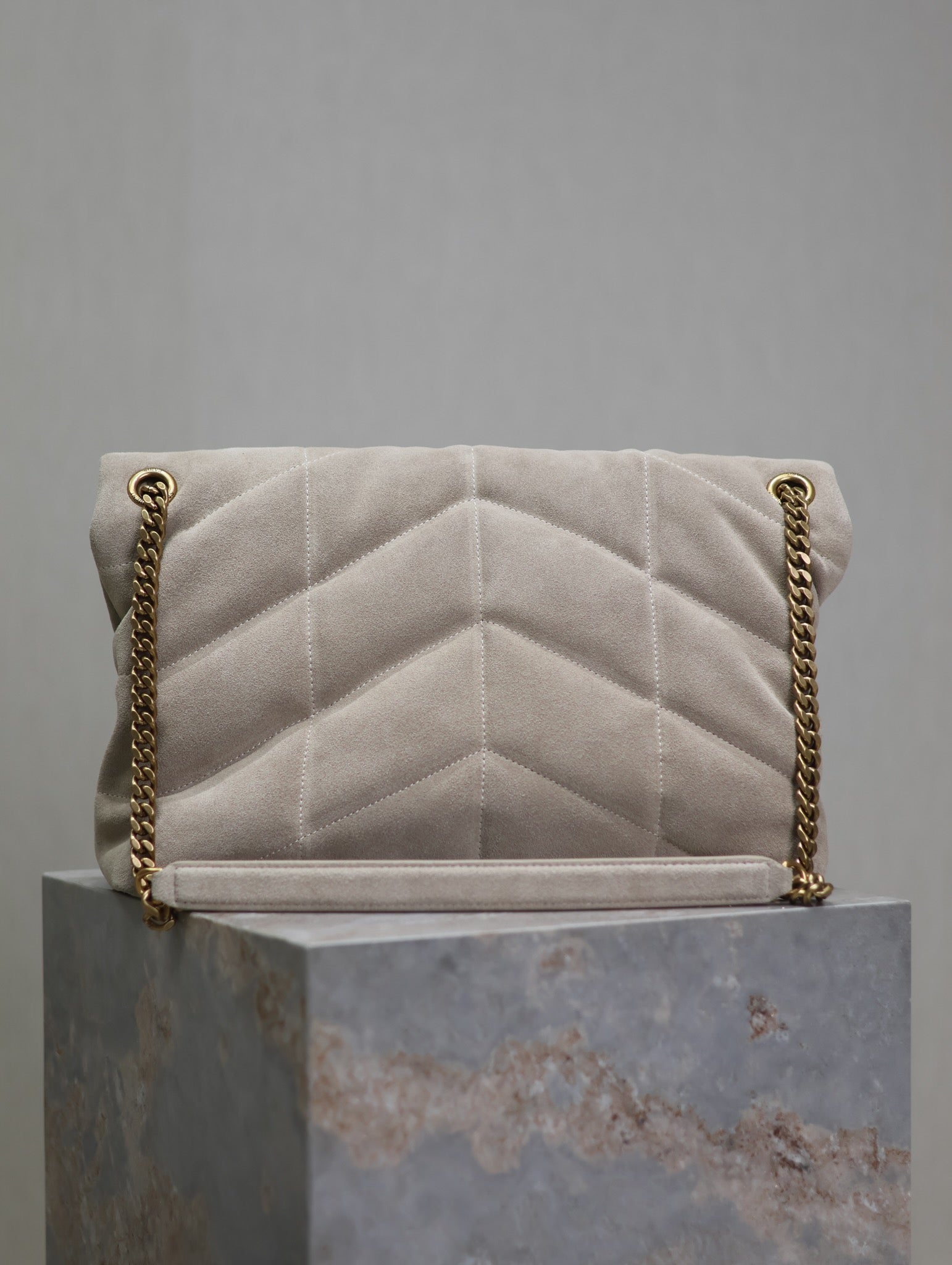 YSL 25S LOULOU PUFFER GM 35 IN SMOKEY TAUPE SUEDE GOLD HARDWARE